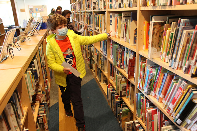 BDS Fourth Library Research 5 01.12.22Scoop Student illustration of a car