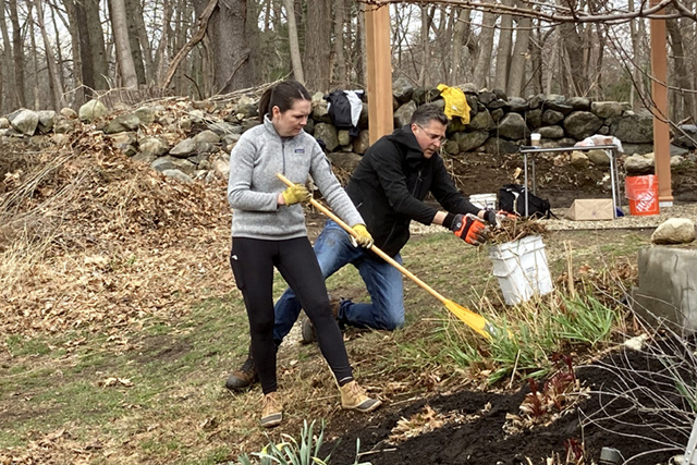 BDS Garden Spring Clean 1 04.12.22Scoop Student illustration of a car