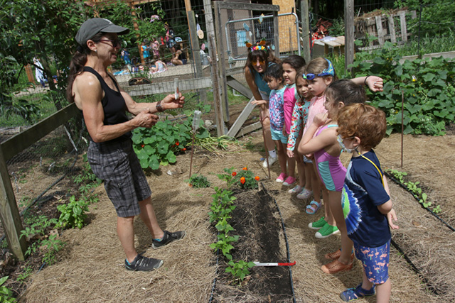 BDS Camp Garden 9 07.06.22Scoop Student illustration of a car